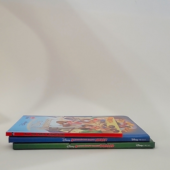 DISNEY Books - Picture 1 of 4